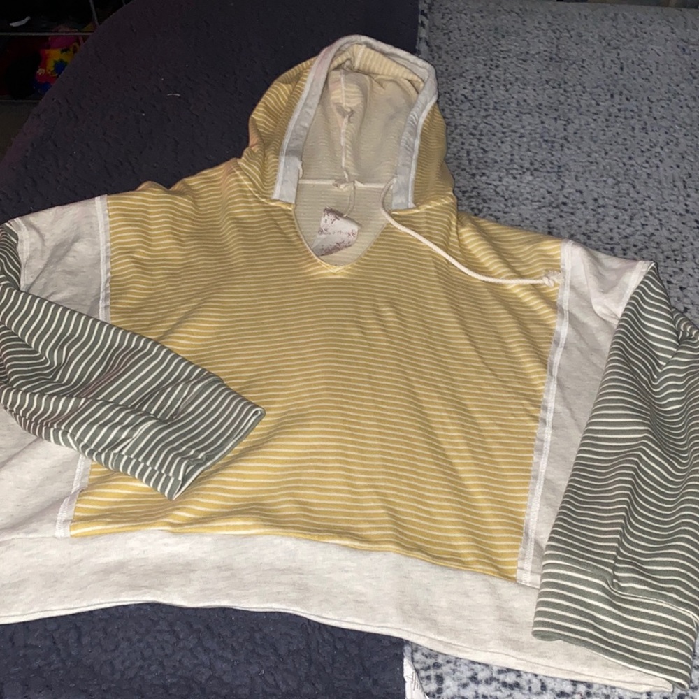 Crop top over size hoodie